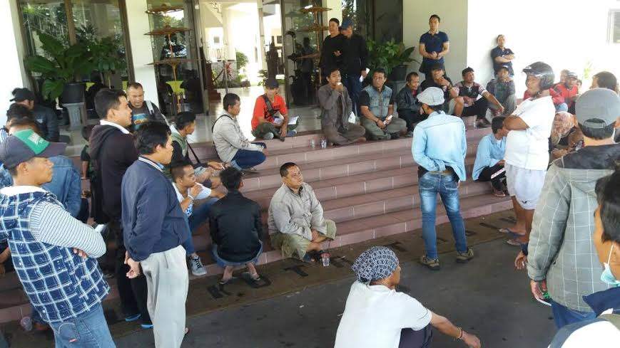 Puluhan PKL Taman Kota, Ontrog Balaikota Tasik