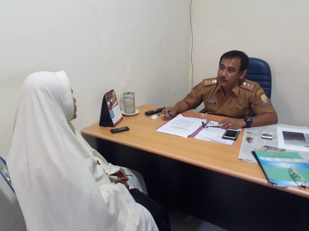 Suami Selingkuh Lalu Nikah Siri, Taryati Ngadu Ke Pemkab Cirebon Suami Selingkuh Lalu Nikah Siri, Taryati Ngadu Ke Pemkab Cirebon