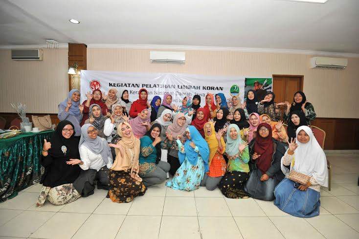 Paradigma Baru Dekranasda Jabar: Ubah Sampah Jadi Berkah Paradigma Baru Dekranasda Jabar: Ubah Sampah Jadi Berkah