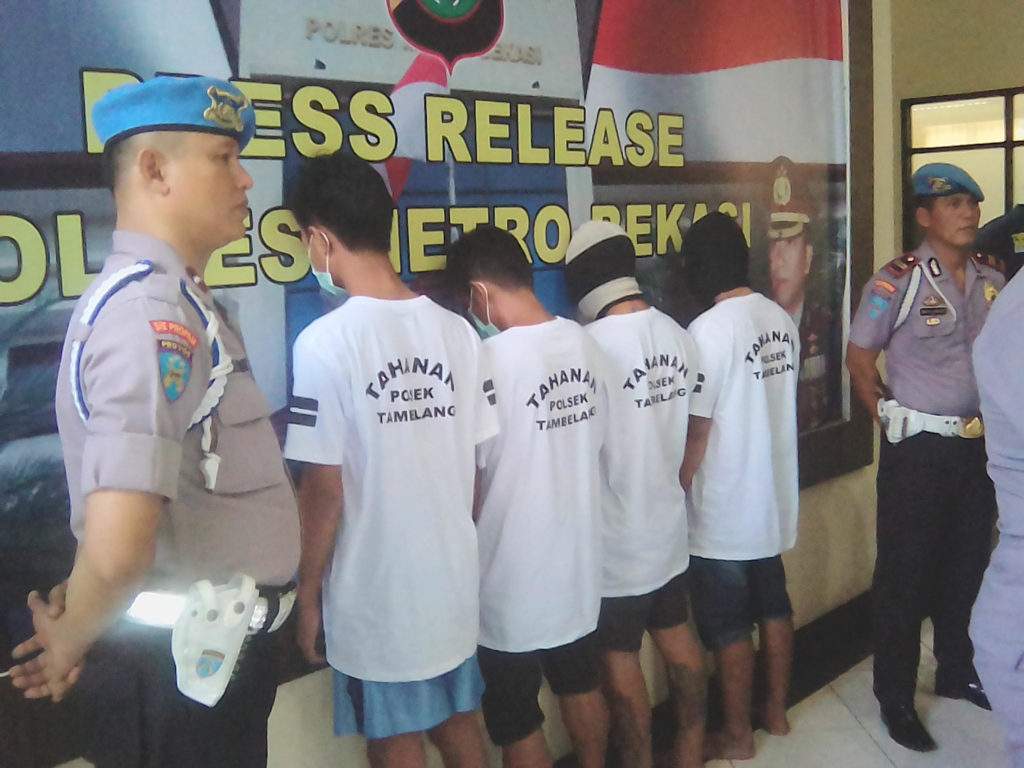 Polisi Tangkap Komplotan Pencuri Di Bekasi Polisi Tangkap Komplotan Pencuri Di Bekasi