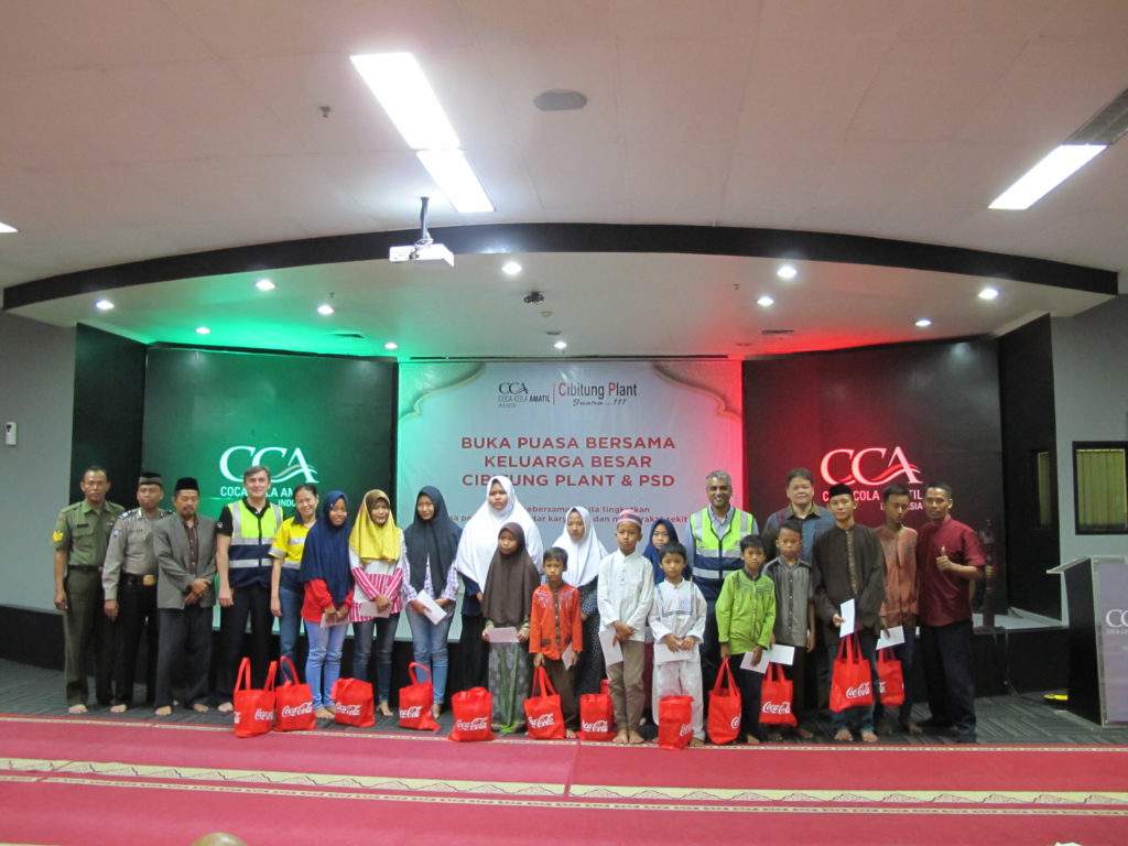 1.350 Paket Lebaran Dibagikan CCAI Kepada Warga Sekitar