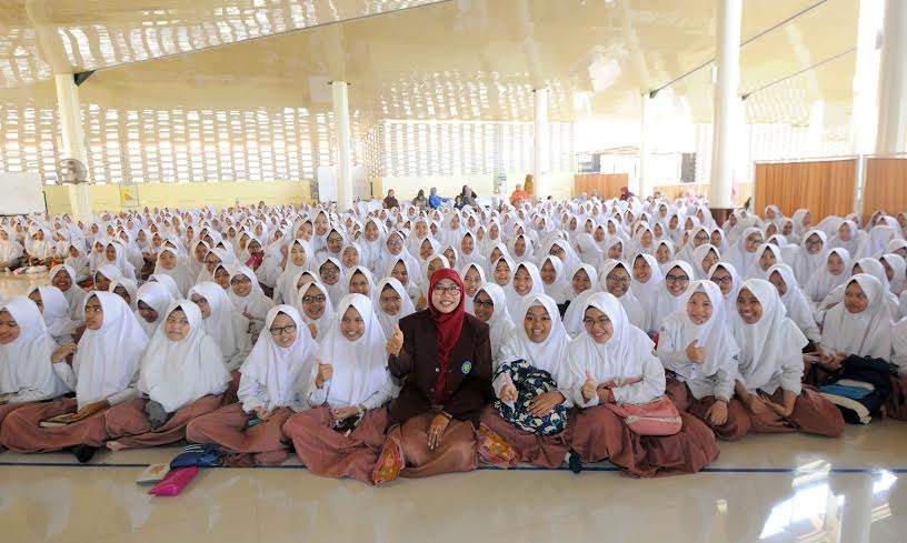 Santri Masa Kini, Berpikir Global Bertindak Lokal