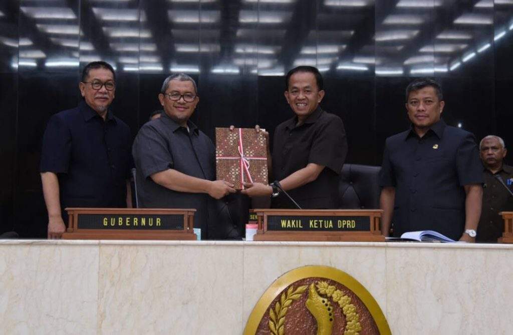 Pendapatan Jabar 2016 Capai Rp 27 Triliun