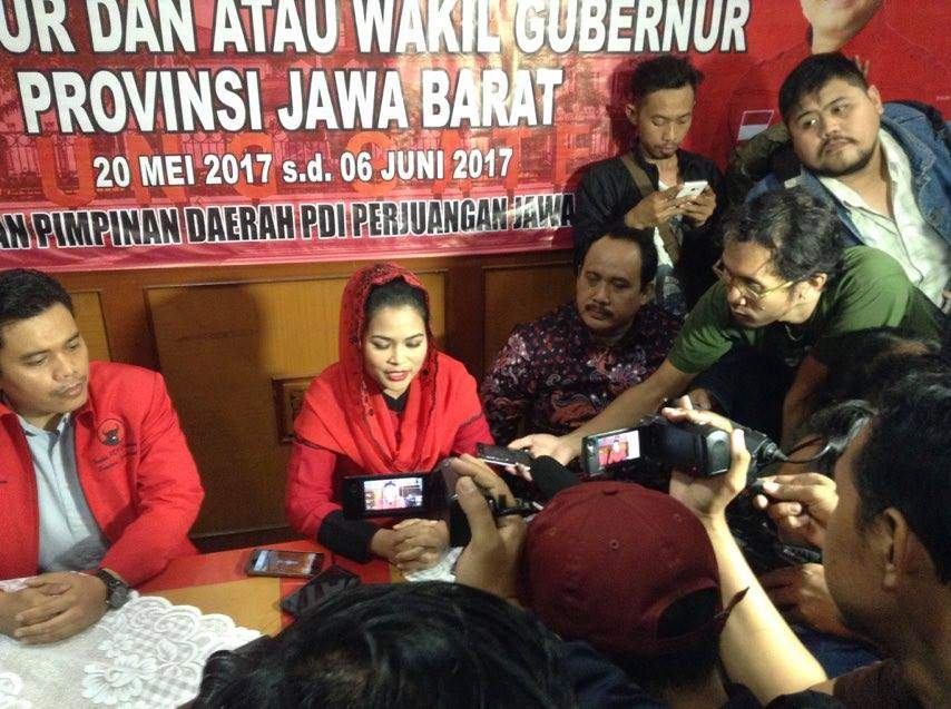 Cucu Presiden Soekarno "Jajal Hoki" Di Pilgub Jabar 2018 Cucu Presiden Soekarno "Jajal Hoki" Di Pilgub Jabar 2018