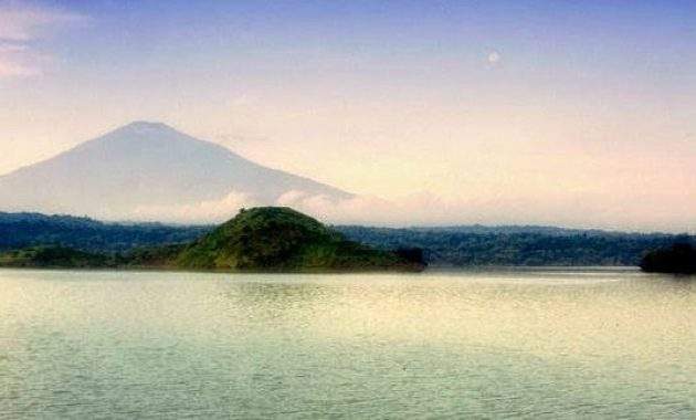 Kesegaran Balong Setu Cirebon Cocok Untuk Tempat Ngabuburit Kesegaran Balong Setu Cirebon Cocok Untuk Tempat Ngabuburit