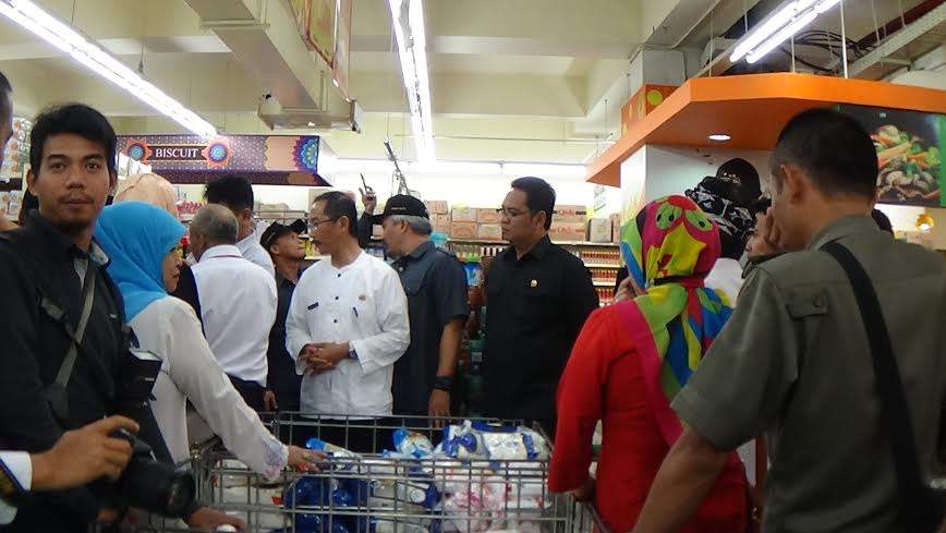 Parcel Lebaran Mepet Kadaluarsa Masih Dijual Bebas