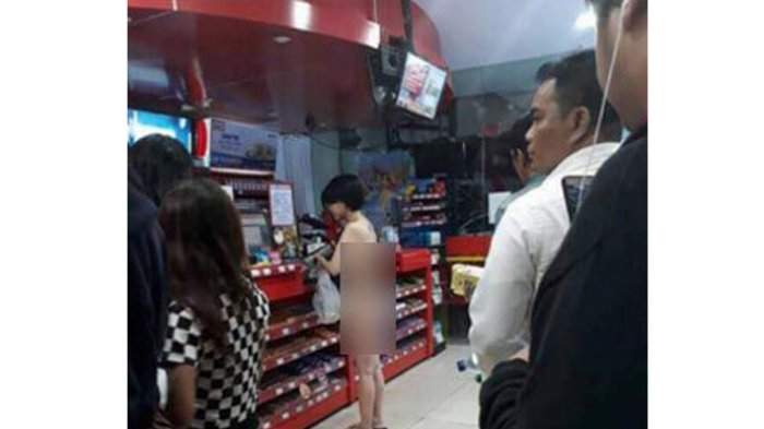 Viral Wanita Telanjang Keluyuran, Ternyata Bernama..