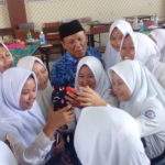 Kang Jimmy Ajarkan “Cinta Indonesia” kepada Siswa Sekolah