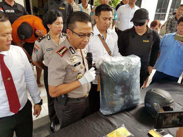 Komandan Security Meadow Green Lippo Cikarang Ternyata Pelaku Pembunuhan "PL Bugil" Komandan Security Meadow Green Lippo Cikarang Ternyata Pelaku Pembunuhan "PL Bugil"