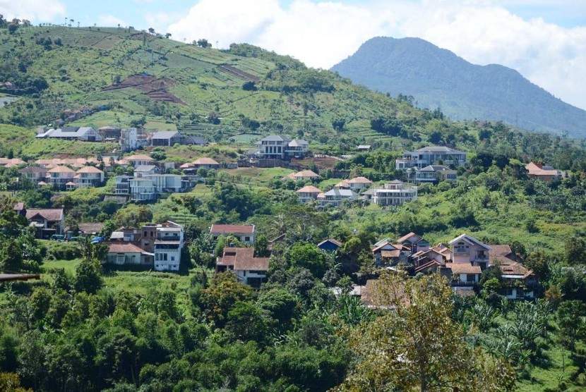 Pemprov Jabar Konsisten Terapkan Mekanisme Perizinan KBU Sesuai Perda No.2/2016 Pemprov Jabar Konsisten Terapkan Mekanisme Perizinan KBU Sesuai Perda No.2/2016