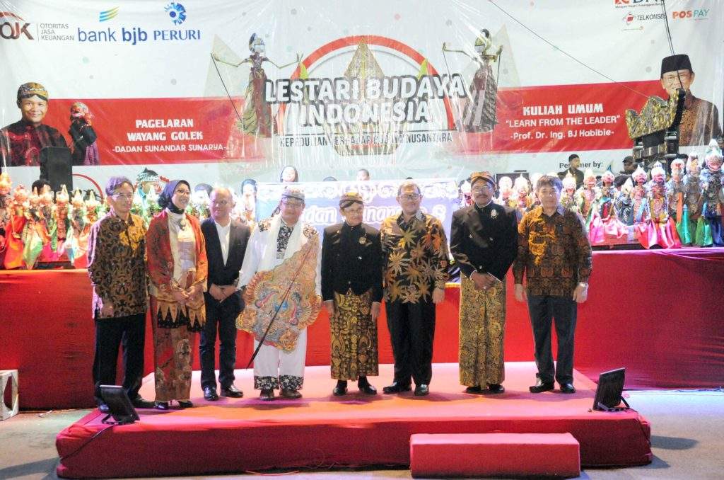 Wayang Golek, Seni-Budaya Tontonan dan Tuntunan