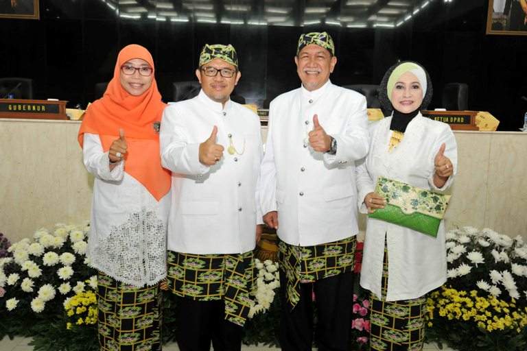 Peringatan Hari Jadi Ke-72 Provinsi Jabar Meriah Peringatan Hari Jadi Ke-72 Provinsi Jabar Meriah
