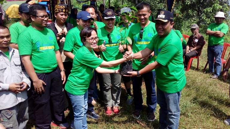 6 Ribu Pohon Ditanam di Puncak Sempur 6 Ribu Pohon Ditanam di Puncak Sempur