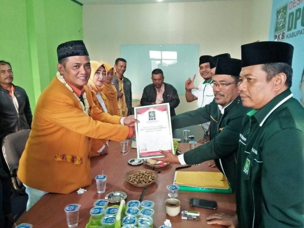 Ketua DPC Hanura Kab Cirebon Resmi Daftar Bacawabup PKB Ketua DPC Hanura Kab Cirebon Resmi Daftar Bacawabup PKB