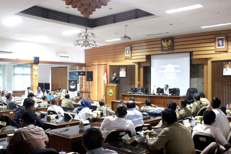 Hari Jadi Ke-72, Pemprov Jabar Kebut Program Listrik Desa