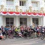 Kampanyekan Hidup Sehat, Netty Heryawan Ikut Gowes di Festival Sepeda Lipat