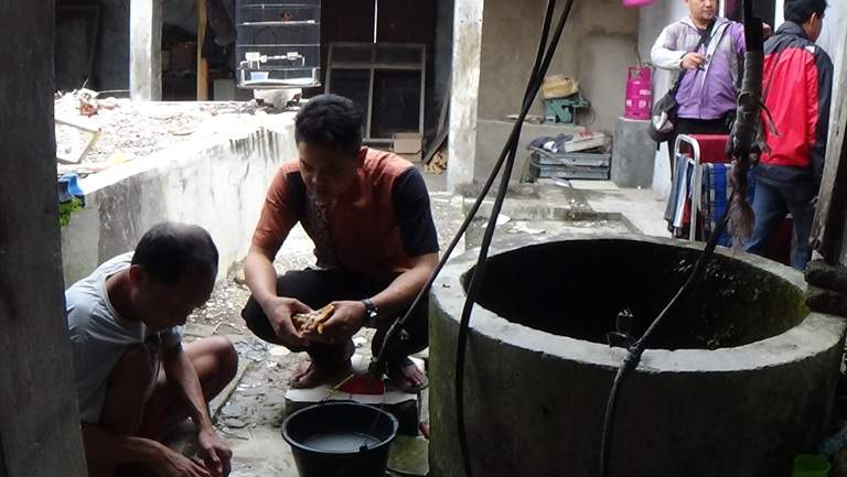 Jelang HUT RI Pengrajin Piala di Tasik Banjir Orderan, Omset Naik 100%