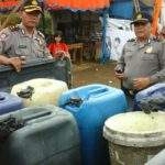 Ratusan Liter "Miras Tradisional" Disita Polisi