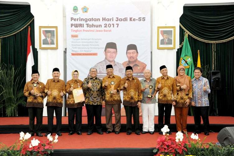 Gubernur Ingin PWRI Wariskan Semangat Pembangunan pada Generasi Muda Gubernur Ingin PWRI Wariskan Semangat Pembangunan pada Generasi Muda