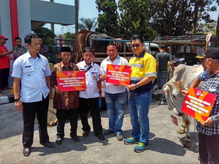 CCAI Serahkan Hewan Kurban Dua Daerah Di Jawa Barat