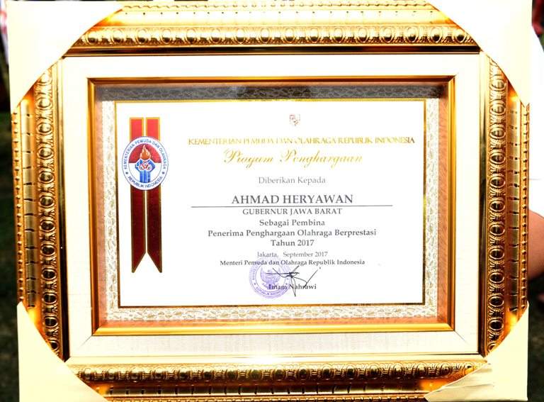 Hari Olah Raga 2017, kembali Aher Raih Penghargaan Pemerintah