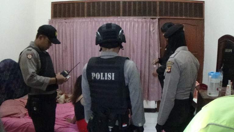Enam Pasangan Remaja Pesta Miras Di Kamar Hotel Dirazia Polisi