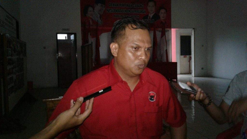 Mustofa : Kader Boleh Menyuarakan Aspirasi Tapi Lebih Baik Ke DPC Langsung Mustofa : Kader Boleh Menyuarakan Aspirasi Tapi Lebih Baik Ke DPC Langsung