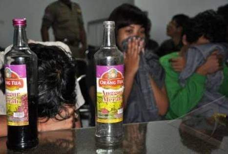 Patroli Sabhara Bubarkan Remaja Sedang Pesta Miras Di Tasik Patroli Sabhara Bubarkan Remaja Sedang Pesta Miras Di Tasik