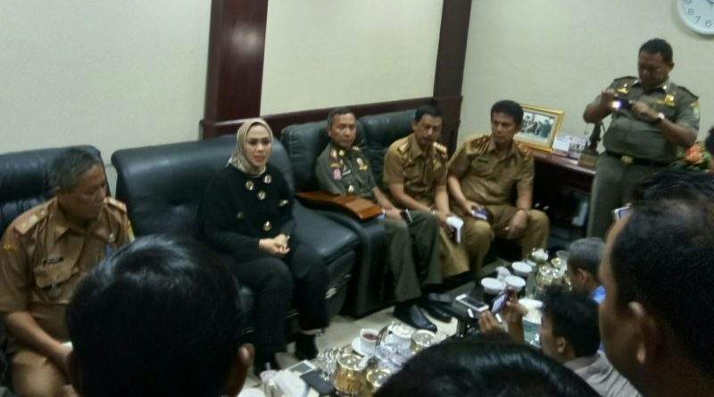 Disebut Terlibat Kisruh PT.JLM, Bupati Karawang Murka Disebut Terlibat Kisruh PT.JLM, Bupati Karawang Murka