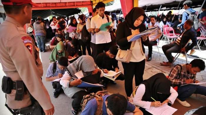 Negara Butuh Ribuan PNS Lulusan SMA/SMK, Ini Syaratnya!
