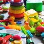 Alih-alih Senang Si Buah Hati Bisa Keracunan, Ini Tips Cara Memilih Mainan Yang Aman