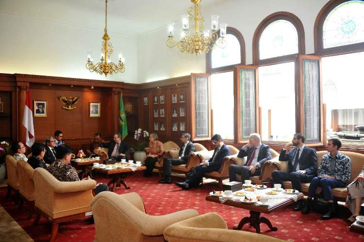 Boyong Pengusaha, Dubes Perancis Jajaki Kerjasama Dengan Jabar Boyong Pengusaha, Dubes Perancis Jajaki Kerjasama Dengan Jabar