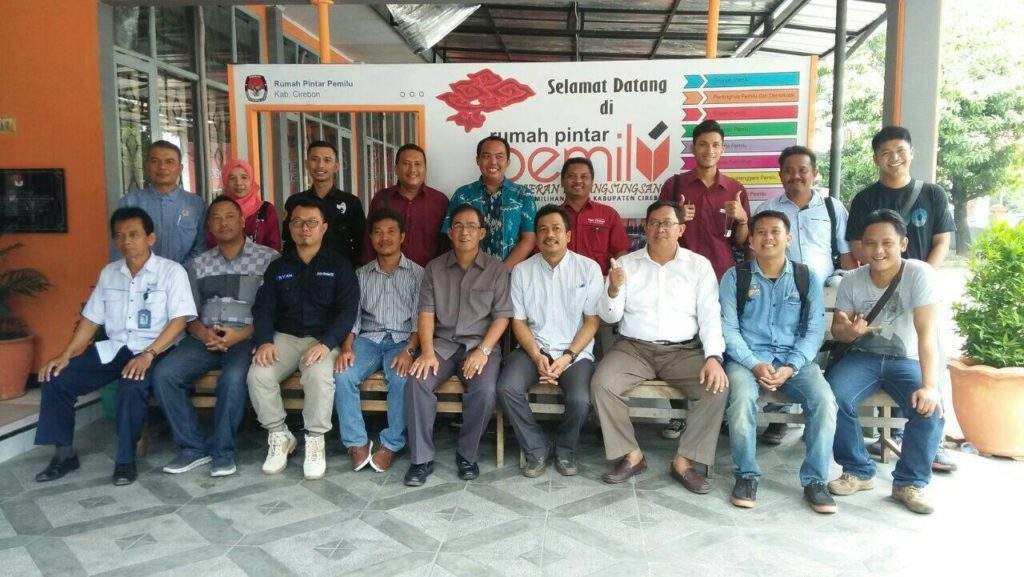 Demi Visi Pilkada Sukses, KPU Kabupaten Cirebon & Media Massa Teken MoU