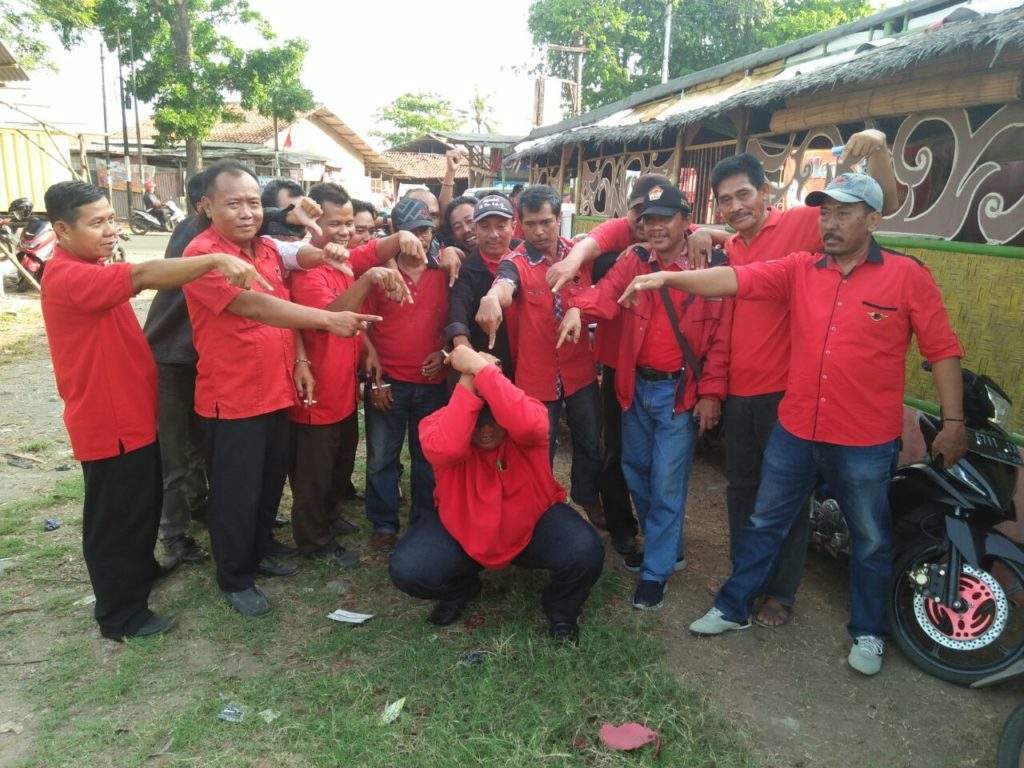 Seluruh PAC PDIP Tolak Petahana, Jika Direkom PAC Akan Tutup Selimut Seluruh PAC PDIP Tolak Petahana, Jika Direkom PAC Akan Tutup Selimut