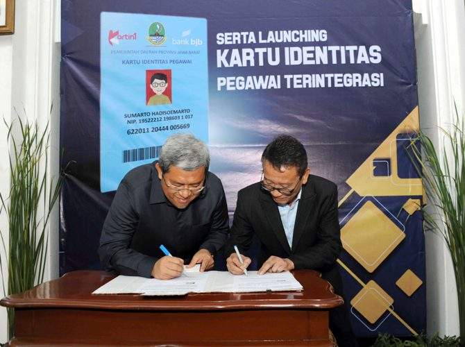 Kini Jabar Resmi Punya Kartu Identitas Pegawai Terintegrasi Kini Jabar Resmi Punya Kartu Identitas Pegawai Terintegrasi