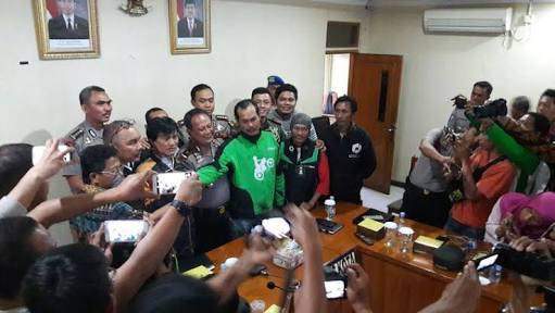 Sempat Alot, Begini Kesepakatan Angkot Online & Konvensional Di Kota Cirebon Sempat Alot, Begini Kesepakatan Angkot Online & Konvensional Di Kota Cirebon