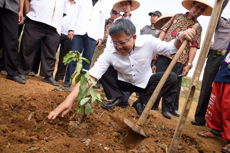 Kang Iman: TNI Lahir, Bekerja, dan Berjuang untuk Rakyat