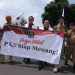 Ke KPU, PKS Lakukan Long March Diiringi Hadrah