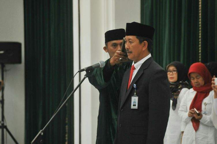 Aher Minta Kepala BKKBN Jabar Baru Fokus Pembangunan Kependudukan