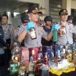 Sebanyak 2.207 Botol Miras & 447 Tuak Disita Polisi Tasik Kota