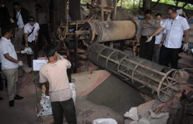Diskrimsus Polda Metro Jaya, Ungkap Praktek Pembuatan Pupuk Palsu Di Bekasi