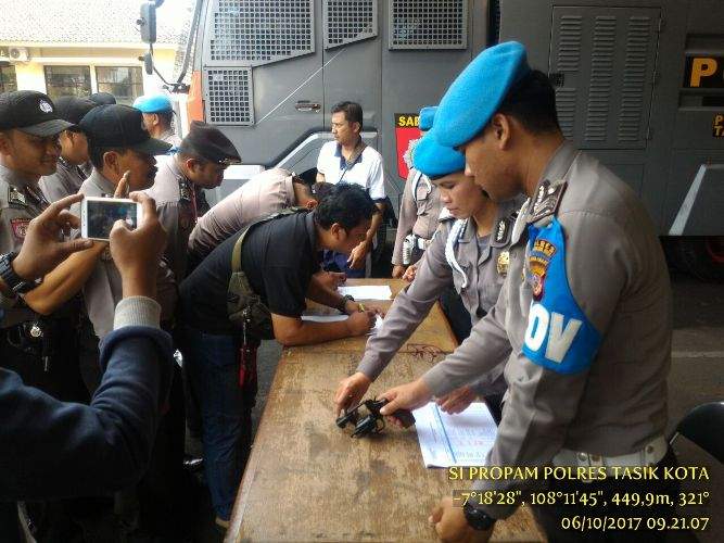 Anggota Polres Tasikmalaya Kota Jalani Pemeriksaan Senpi