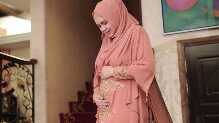 Setelah 11 Tahun Menikah, Akhirnya Siti Nurhaliza Mengandung Anak Pertama Setelah 11 Tahun Menikah, Akhirnya Siti Nurhaliza Mengandung Anak Pertama