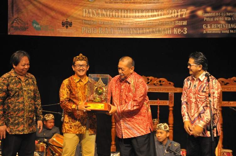 Demiz: Degung Harus Berkolaborasi Dengan Seni Modern Demiz: Degung Harus Berkolaborasi Dengan Seni Modern