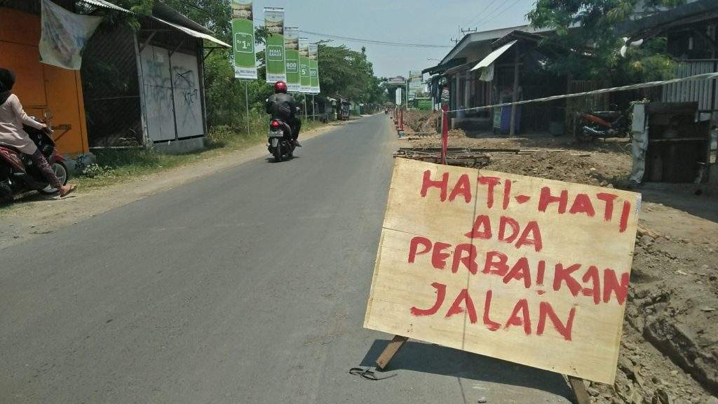 Pelebaran Jalan Cempaka - Pamijahan, Patut Dipertanyakan "Papan Proyeknya Ga Ada" Pelebaran Jalan Cempaka - Pamijahan, Patut Dipertanyakan "Papan Proyeknya Ga Ada"