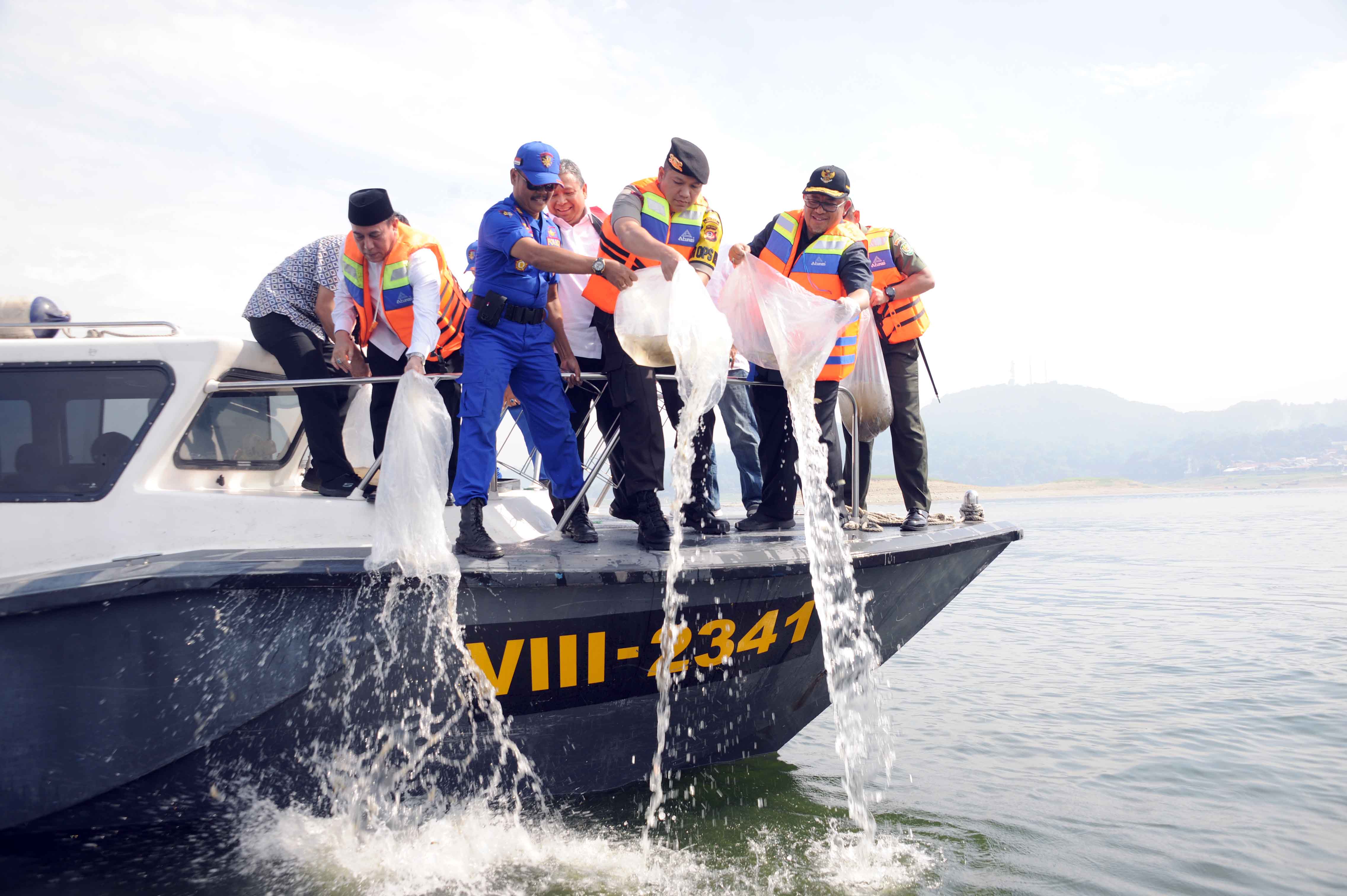 Perbaiki Kualitas Pasokan Air, Aher Ingin Waduk di Jabar ''Zero Keramba''