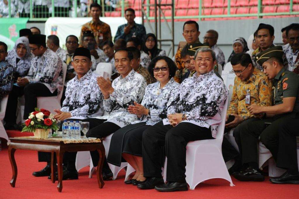 Presiden dan Gubernur Jabar Peringati HUT PGRI Ke- 72 dan HGN 2017 Di Bekasi
