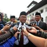 Aher Sebut Ibu Adalah Center Of Life