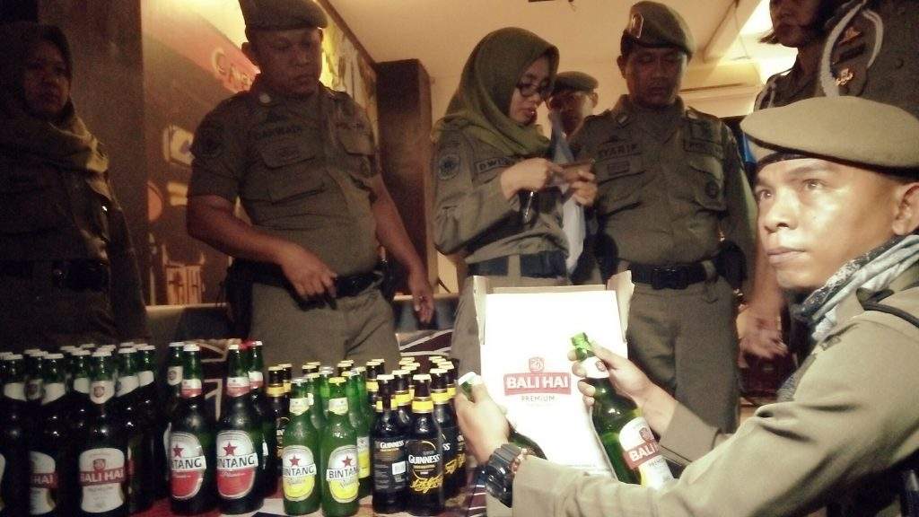 Jelang Malam Pergantian Tahun, Satpol PP Lakukan Razia Pekat