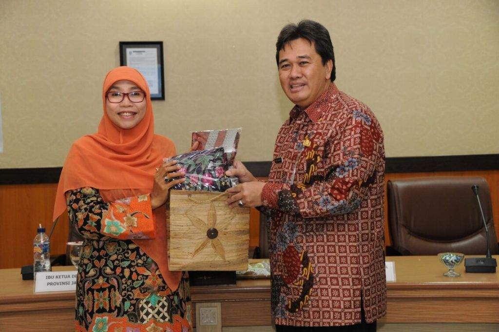 Netty Ingin Adaptasi Sistem Koordinasi Dekranasda Jatim Netty Ingin Adaptasi Sistem Koordinasi Dekranasda Jatim